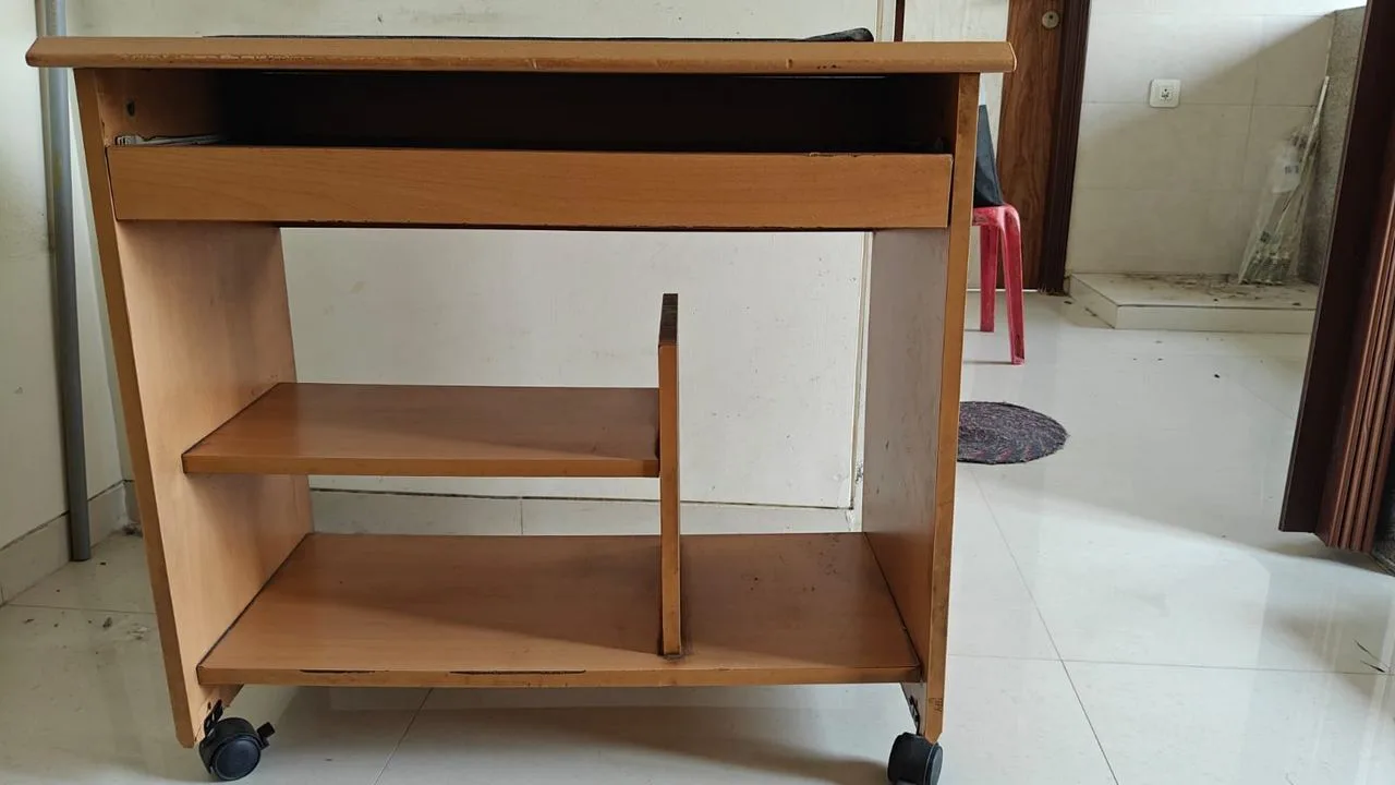 Computer table — Mumbai